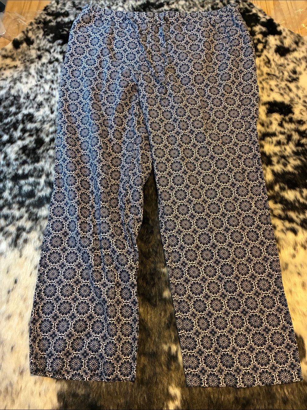 Liz Claiborne Navy and White Geometric Wide-Leg Pants
